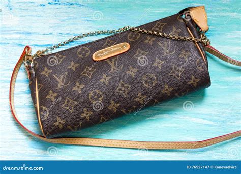 τσαντες louis vuitton 